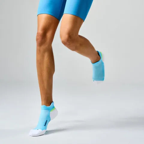Feetures Elite Max Cushion No Show Tab Socks - Cool Plunge