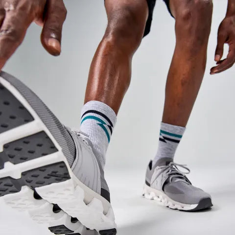 Feetures Elite Max Cushion Mini Crew Socks - Gray Track