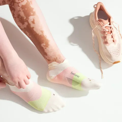 Feetures Elite Light Cushion No Show Tab Socks - Sandy Melon