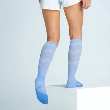 Feetures Graduated Compression Knee High Socks - Brilliant Blue