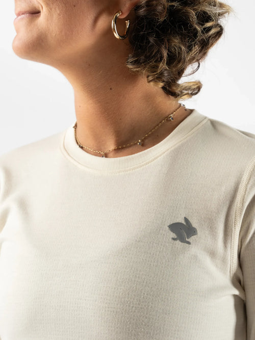 Women's Rabbit Outrun LS Top - Cloud Dancer