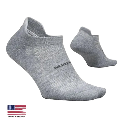 Feetures High Performance Max Cushion No Show Tab Socks - Light Gray